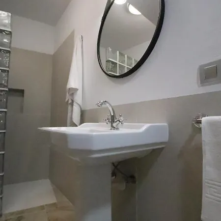 Dani House * غراناديا دي أبونا